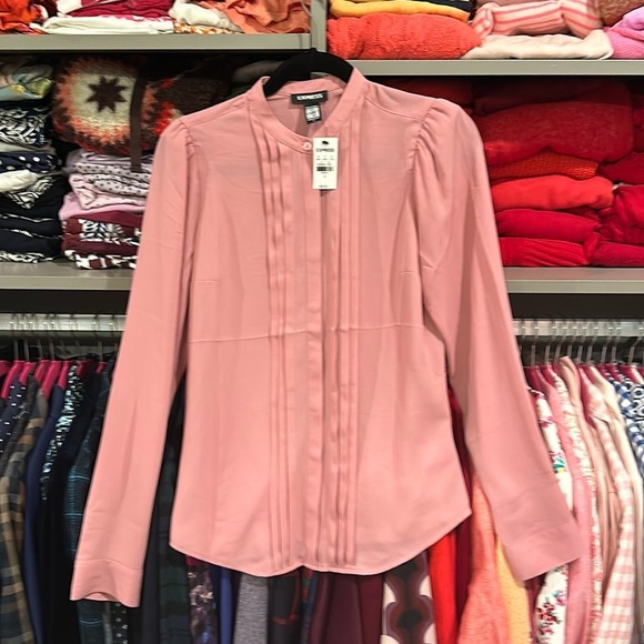 Express Tops - Express size S dusty rose colored pleated hidden button blouse NWT